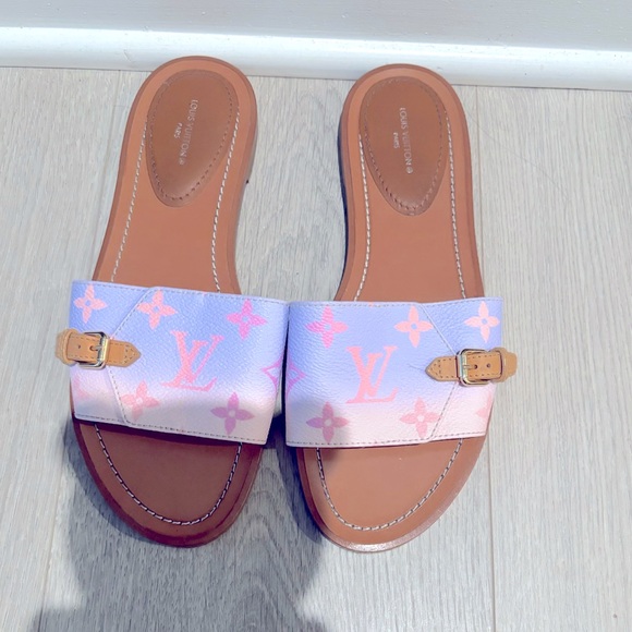 Louis Vuitton leather sandal - Picture 1 of 3